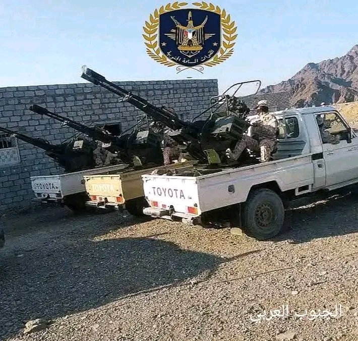 SubaihBaawad's tweet image. رجال الجنوب لا يعرفون التراجع، سلاحهم جاهز وعزيمتهم من حديد 
من الجبال إلى السواحل… أبطال الأمن العام ثابتون كالصقور، عيونهم لا تنام دفاعًا عن الأرض والعرض والوطن الجنوبي الأبي 

#قوات_الجنوب
#رجال_لا_يهابون