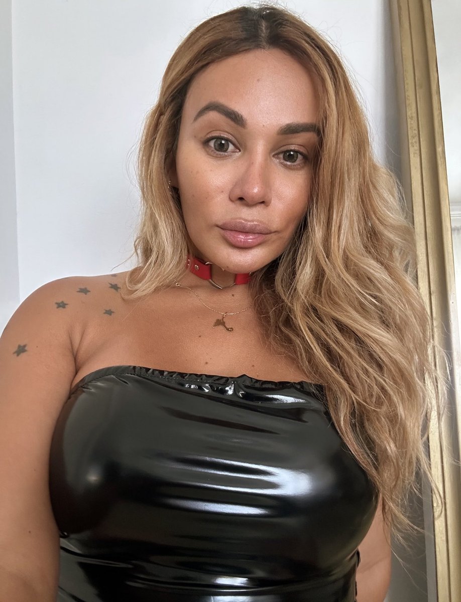 goodnes2884's tweet photo. Cara de buena y mente de mala, respetando mis reglas siempre seré su Mistress de confianza. #Mistress
#Domina
#FemDom
#DominantWoman
#PowerExchange
#ObedienceTraining
#ObeyHer
#FemaleAuthority
#SheControls
#UnderHerCommand
#PowerAndControl
#MindControl
#DisciplineAndDevotion https://t.co/j7NGYMAYLm