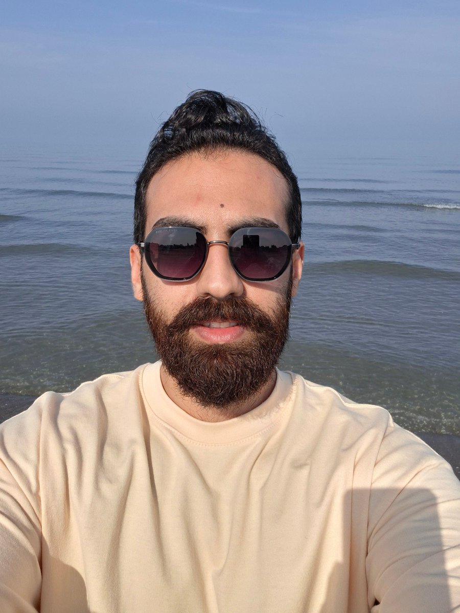 mstmoj's tweet image. آسمون و دریا
ترکیب برنده