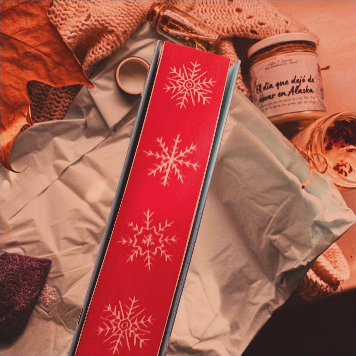 FiebreLectora's tweet image. Aún no os había hablado de mi actual lectura 🎄
Ambientada en la época navideña, rivals to lovers, y la grabación de un documental en el pueblo ❄️