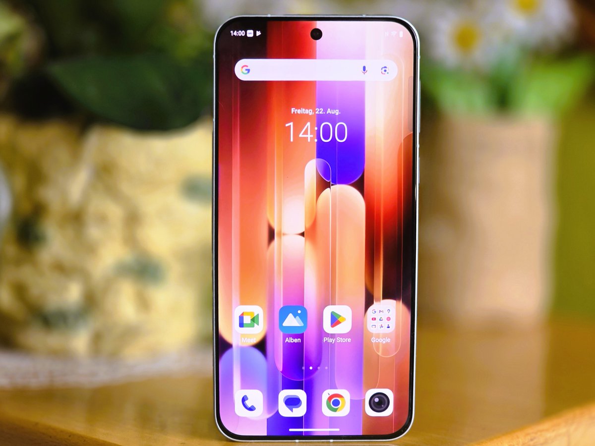 notebookcheck's tweet image. Kompaktes Android-Smartphone mit bester Hardware und XXL-Akku - Test Vivo X200 FE dlvr.it/TPF9rx #VivoX200FE #AndroidSmartphone #SmartphoneTest #GalaxyS25FE #ZeissObjektive