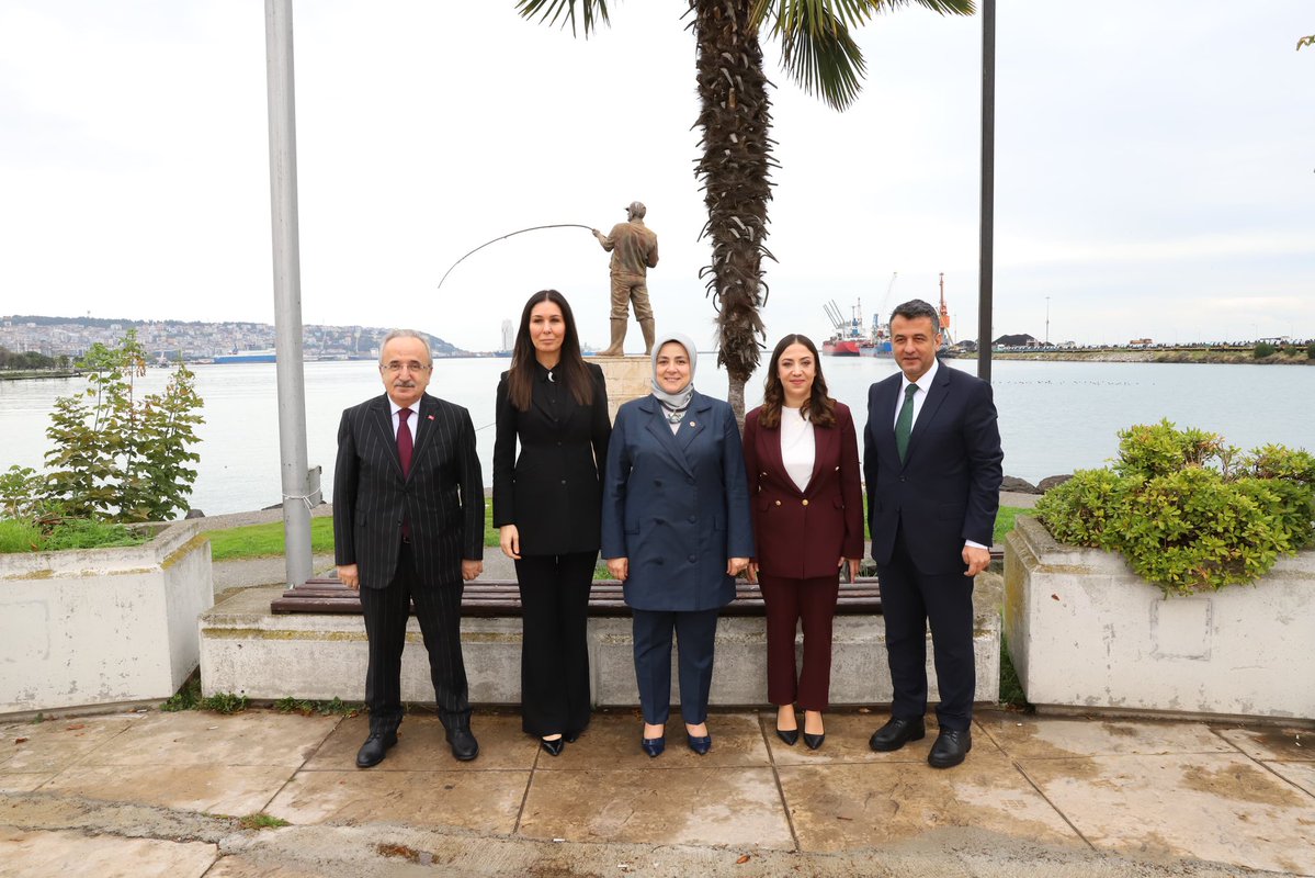 📍Samsun | Vefa Buluşması

Yıllarını bu davaya adamış gönül dostlarımızla, bir aradaydık.

Emeğiyle, gönlüyle, gayretiyle büyük AK Parti ailemize katkı sunan her bir teşkilat mensubumuza gönülden teşekkür ediyoruz.

Birlikte yola çıktık, birlikte büyüdük, birlikte Türkiye