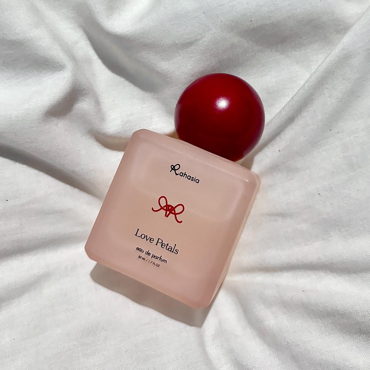 parfum CAPER aka certified compliment getter perfume:

florals ed.