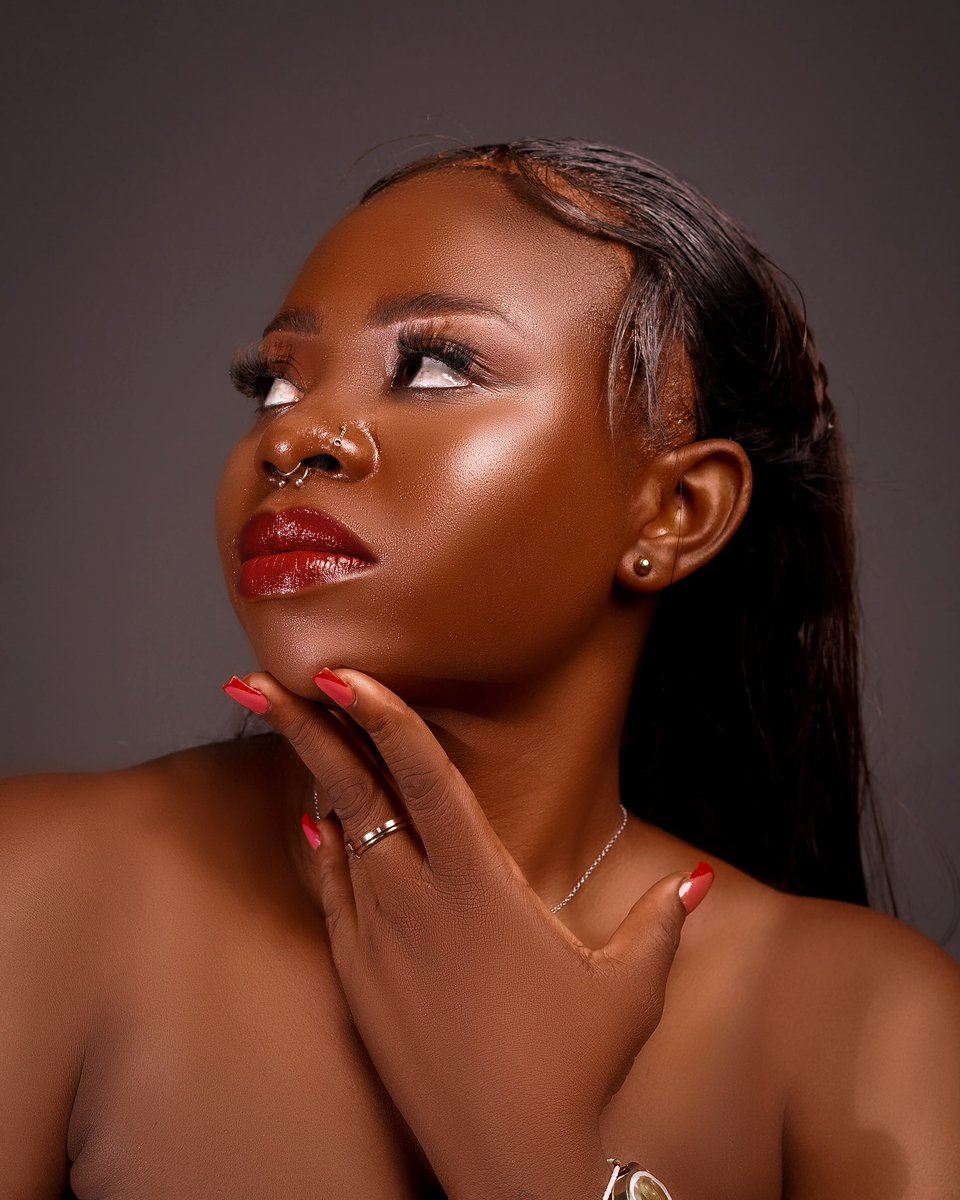 RosecordXII's tweet photo. Série portrait: 30 jours 30 visages – Jour 13

Une lumière, un regard, une histoire.
👩🏽‍🦰: Blessing

📞 +229 01 58336433
📍 Atrokpocôdji
©️ Rosecord XII Studio

________________________
#PortraitsDuMois #Rosecord #HumanLight #BeninPhotography #PhotoArt #CreativeSoul #StudioStory https://t.co/qzx3SRAOin