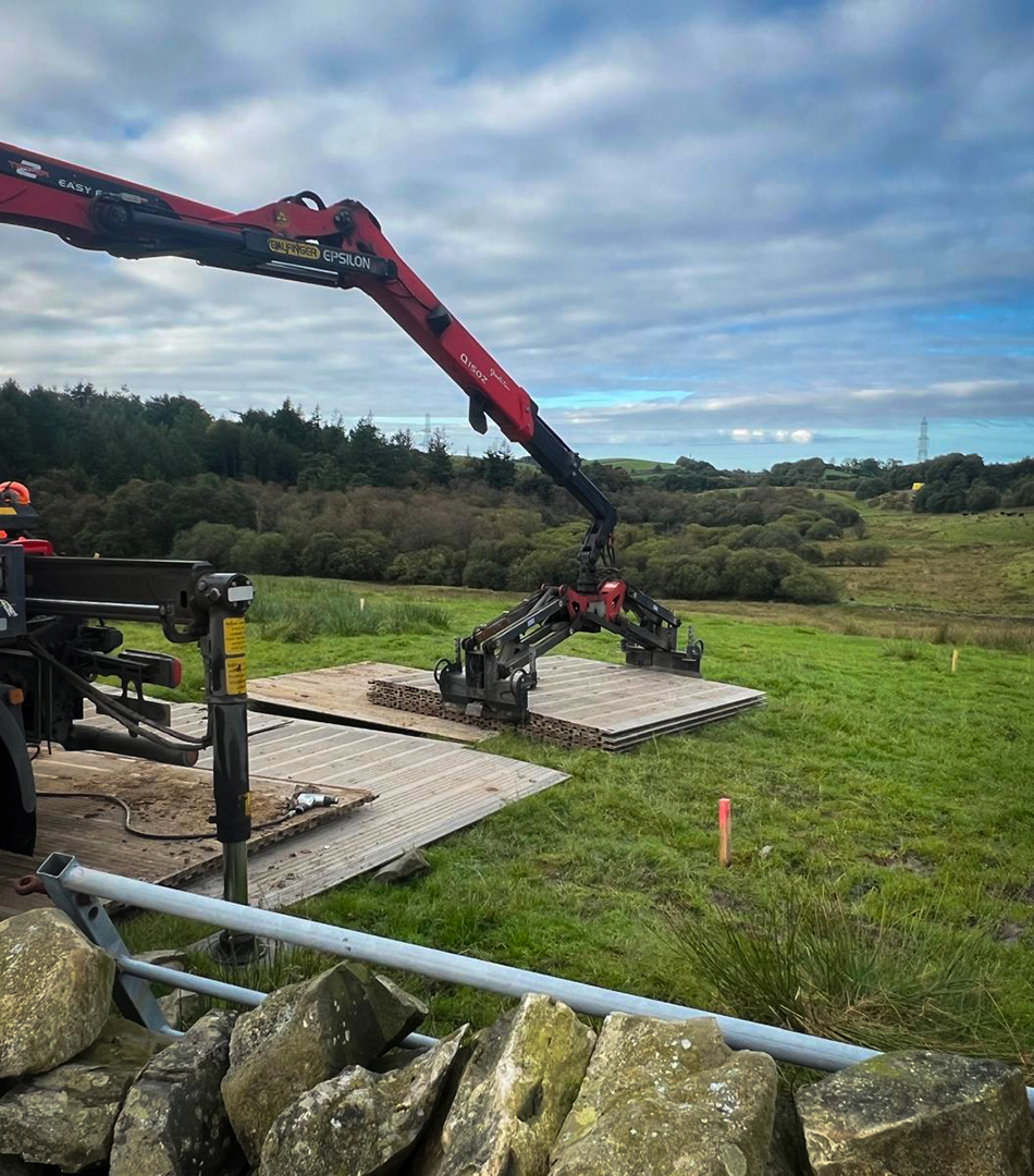 TrackwaySol's tweet photo. Temporary access achieved in Kendal! 💪

Our team was called out to a boggy mountainside in Kendal to help our customer carry out a soil engineering project.

Another job complete! 🙌

#TrackwaySolutions #GroundProtection #TemporaryAccess #RemoteWorking #TemporaryRoads https://t.co/yD4REWV7ty