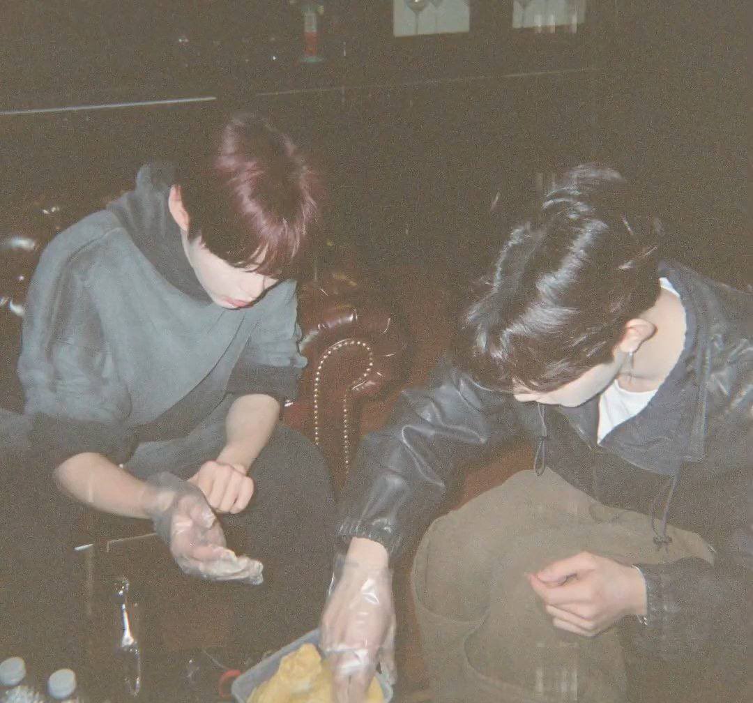 oohaobina's tweet image. HAOBIN EATING DURIAN TOGETHER 🥹🤍