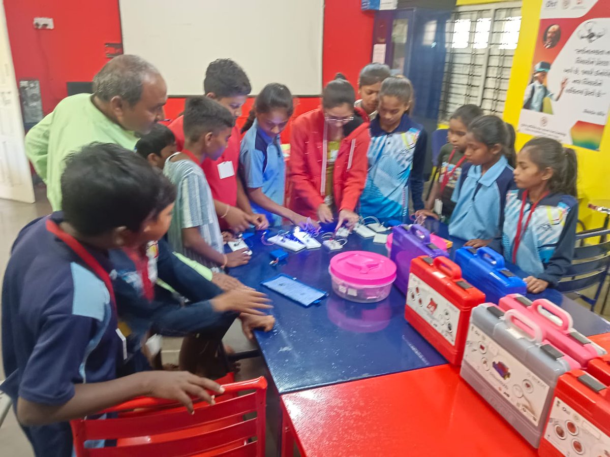 IPlab_rajpipla's tweet photo. 🌟Inspiring young minds! 🌟
Students of Primary School, Boridra explored creativity at the IP & Innovation Lab through exciting experiments like the Quantum Kit Activity and learned about the value of innovation & IPR. #STEM #ManthanNarmada #IPRAwareness https://t.co/IogfyPvIWv