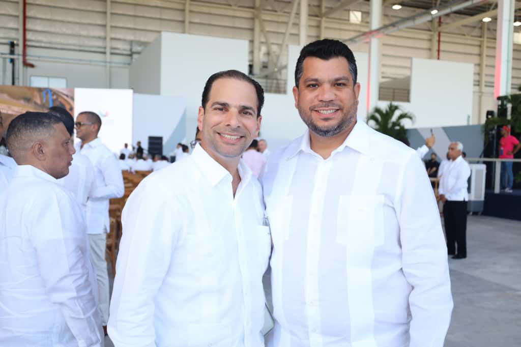 stevenginoa's tweet photo. Hoy participé en la inauguración del Punta Cana Free Trade Zone, un proyecto que marca un nuevo capítulo en el crecimiento y la innovación de nuestra región.
Felicito al CEO del Grupo Puntacana, Frank Elías Rainieri, y a toda la familia Rainieri por su visión, su liderazgo y su compromiso constante con el desarrollo de nuestra zona y de todo el país.
Gracias por seguir creando oportunidades, impulsando a los emprendedores y apostando por una República Dominicana cada vez más competitiva. 🇩🇴