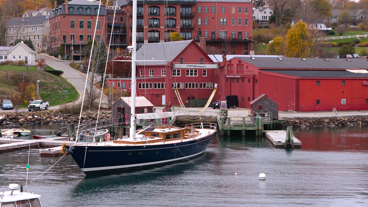 ⛵️ 29m Rockport Marine sailing yacht Project Ouzel launched

“For her designers and builder, the launch also marks a return to the proud tradition of New England builders launching large yachts through collaborative effort across the region and globally,” commented Rockport