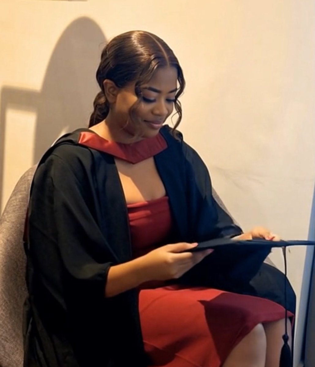 Makorokoto. Zimbabwe irikuda naVP Chiwenga inenge izere nemabasa.. makadadisa <a href="/LynneStactia/">LynneM 💕💝💎</a> vahazvanzi