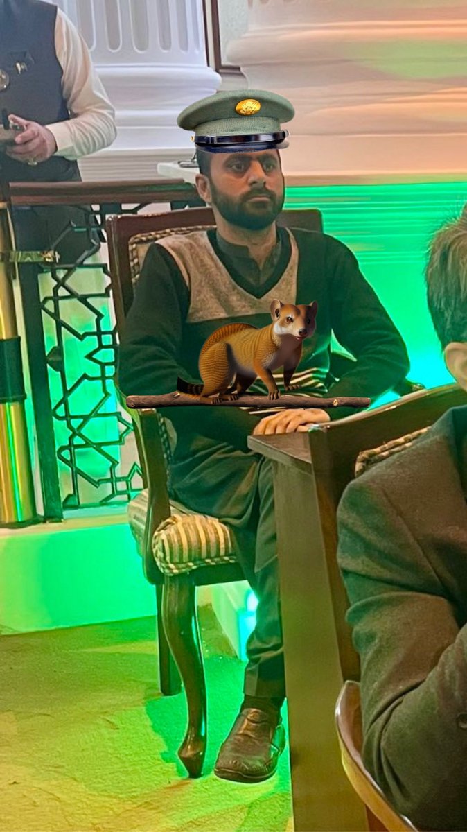 beingRebel9's tweet photo. سٹائل ویکھو،،چیف آف آخری سٹاپ نیولا آرمڈ فورسز ،😆🤣ہائے میرا ٹڈ ۔۔۔۔ https://t.co/qtie2V3jVi