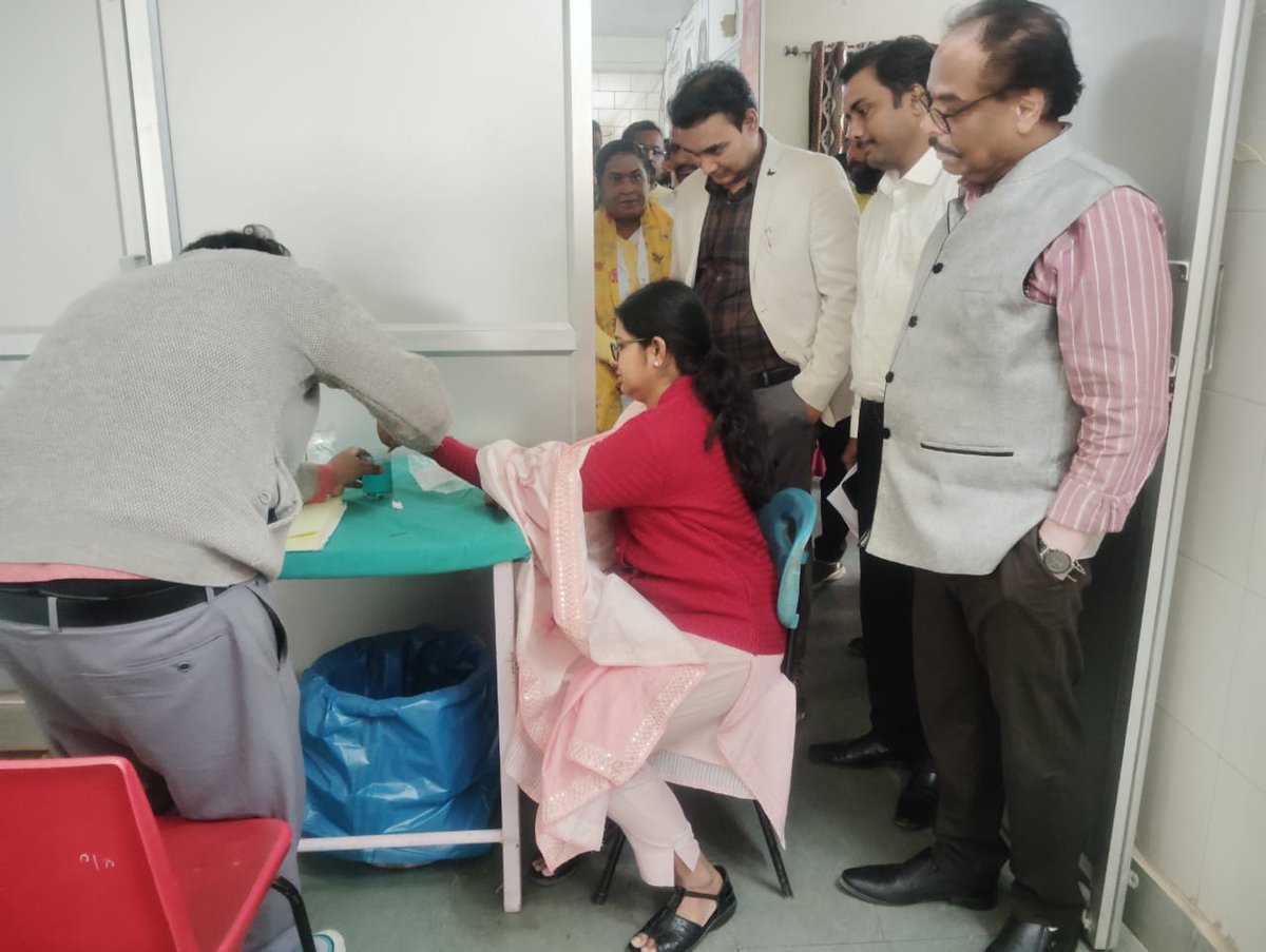 रक्तदान महादान:स्वैच्छिक रक्तदान शिविर के तहत आज C.H.C चैनपुर में मैंने भी रक्तदान किया।आप सभी भी समय-समय पर रक्तदान ज़रूर करें।#JharkhandAt25 🎉
#JharkhandSeJohar  #InfiniteOpportunities
<a href="/JharkhandCMO/">Office of Chief Minister, Jharkhand</a> <a href="/HemantSorenJMM/">Hemant Soren</a> <a href="/prdjharkhand/">IPRD Jharkhand</a>