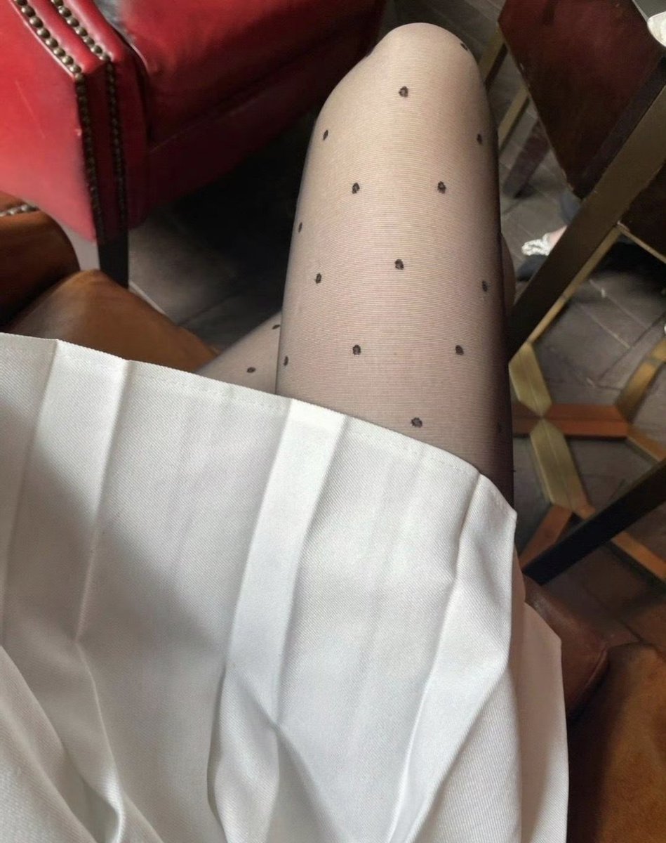 最近突然发现斑点袜的美了呢 #长沙