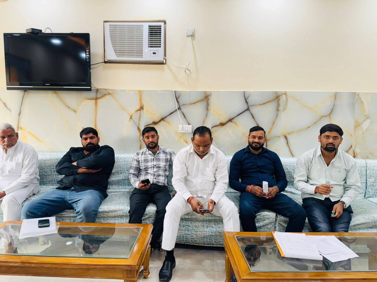 जनता दर्शन ; ईटा कार्यालय

#MLADadri