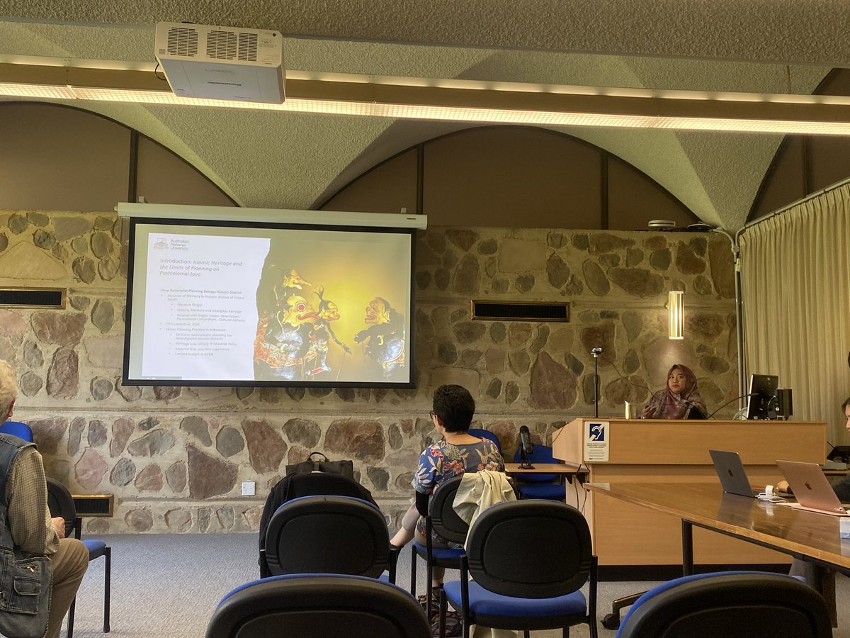 gitaputrid's tweet image. How memory serve in sacred places in Java by Karina Tucunan to COVID vaccines policy in Southeast Asia by Mutiara Indriani- some of the amazing works of my #PhdNonaNyonya at ANU.