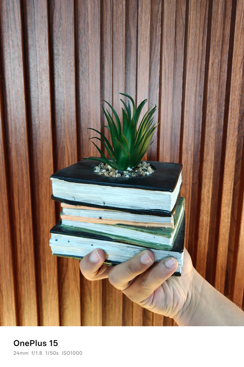 Trolling_isart's tweet image. The OnePlus 15 moves away from the Hasselblad tag but focuses more on computational photography. The new DetailMax Engine does capture fine textures and tones quite well. Curious to see how it holds up in day-to-day use.

Btw, OnePlus 15 will be available for sale on…