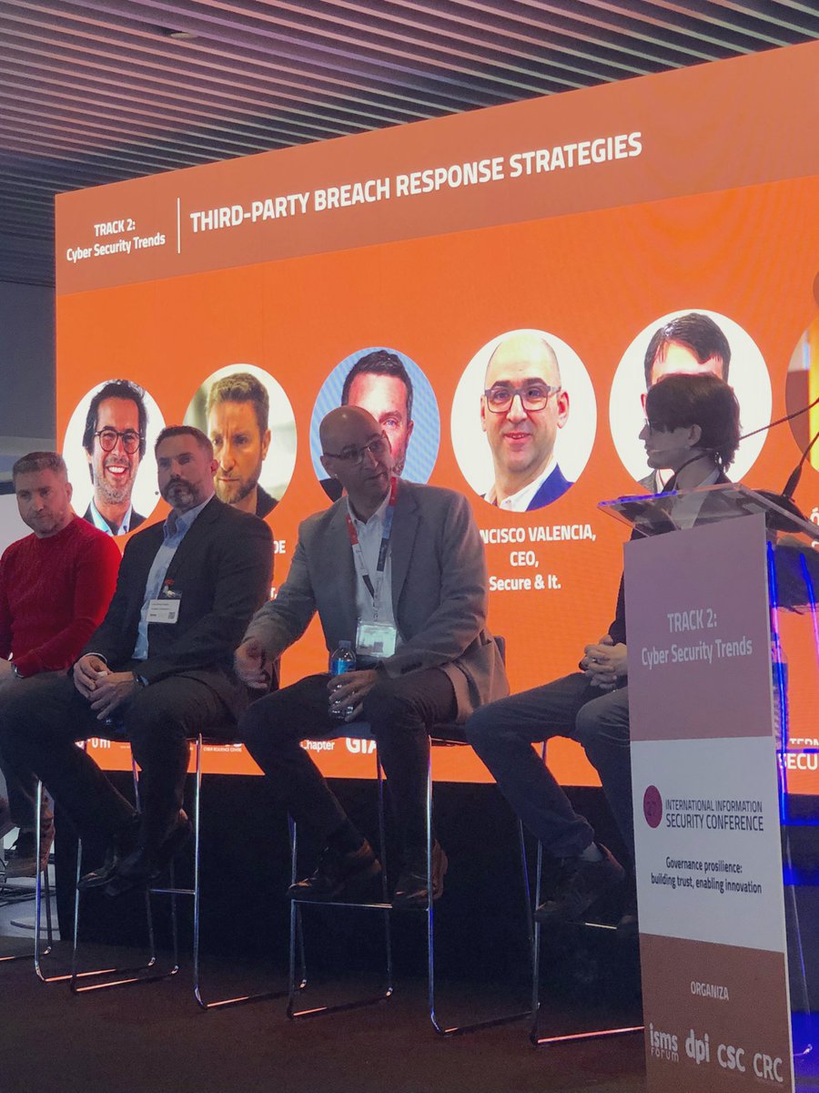 🗣️ “Tenemos que pensar en la seguridad desde un punto de vista holístico. Hay que tener en cuenta distintos aspectos: legal, procesos, vigilancia a través de un SOC, formación y concienciación. Es muy importante mantener esa visión 360 para abordarla de la forma más adecuada”.