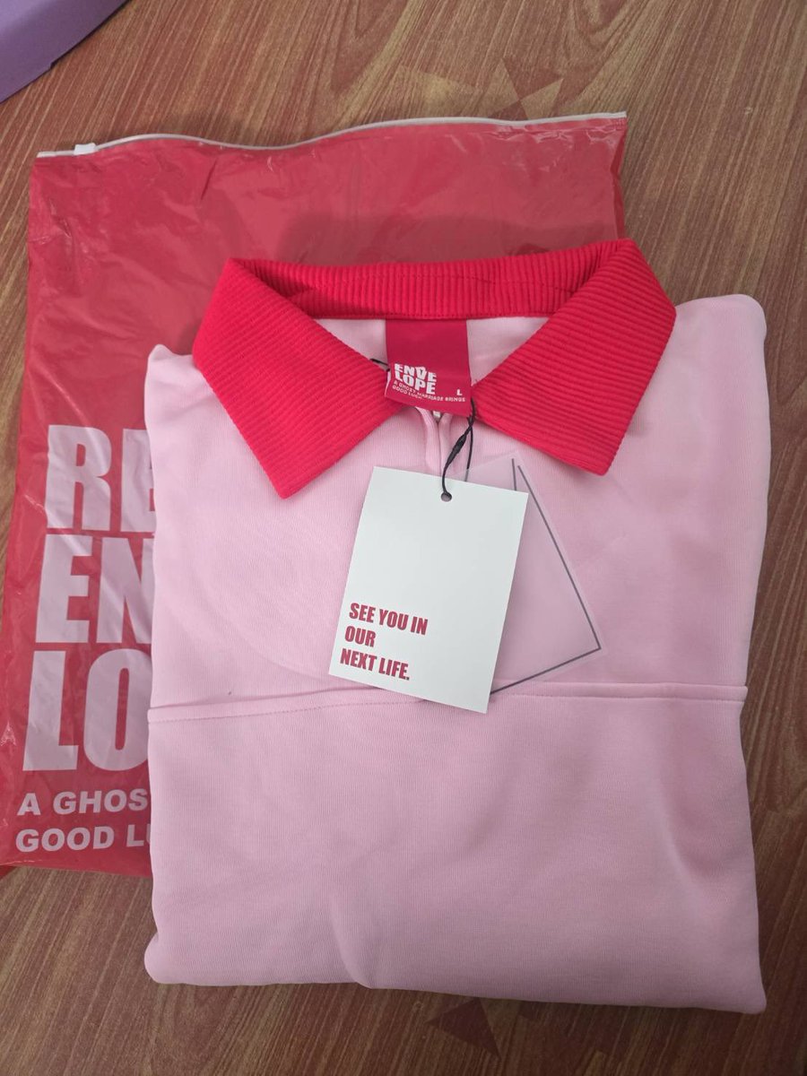 Tissuee_'s tweet image. #TheRedEnvelopeCollection ซองแดงแต่งผี 🧧

- ของใหม่ มือ1 แค่แกะมาถ่ายรูป

Tee Tee Favorite Top 👚
- Size: L 550 THB

— รวมส่ง 📮

#ซองแดงแต่งผี #TheRedEnvelope
#ตลาดนัดbkpp #ตลากนัดบกพพ
#Bbillkin #PPKritt