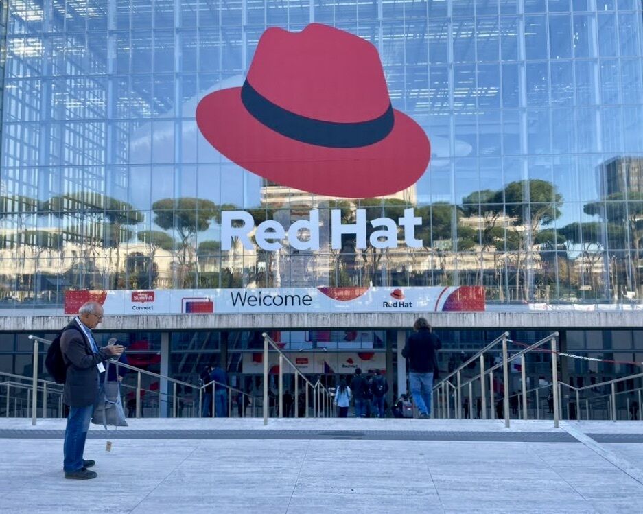 sourcesense's tweet image. Ieri al Red Hat Summit: Connect, abbiamo presentato il talk “AI agent e operations: gestione dei ticket integrata con #Ansible Automation Platform”. 
Grazie @RedHat per lo spazio di confronto e a chi ha partecipato!

#RedHat #RHSummit #OpenSource #Innovation #AIAgents #Automation