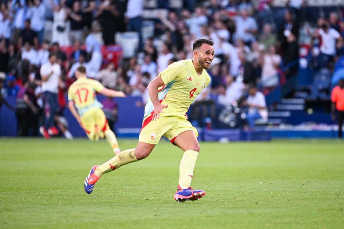 ActuL1_'s tweet image. 🚨 LE PSG TENAIT SA PREMIÈRE PISTE EN DÉFENSE 😬❤️💙

Le PSG voulait Éric Garcia (24 ans) pour sa défense cet hiver. Luis Enrique l’apprécie beaucoup, mais le joueur du Barça devrait prolonger jusqu’en 2029.

(@sport)