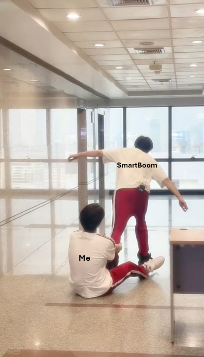 Elizacf1's tweet photo. Clingy like a tick๐ซ
#SmartBoom
#AuralisHumor https://t.co/dQSwc5aGoE