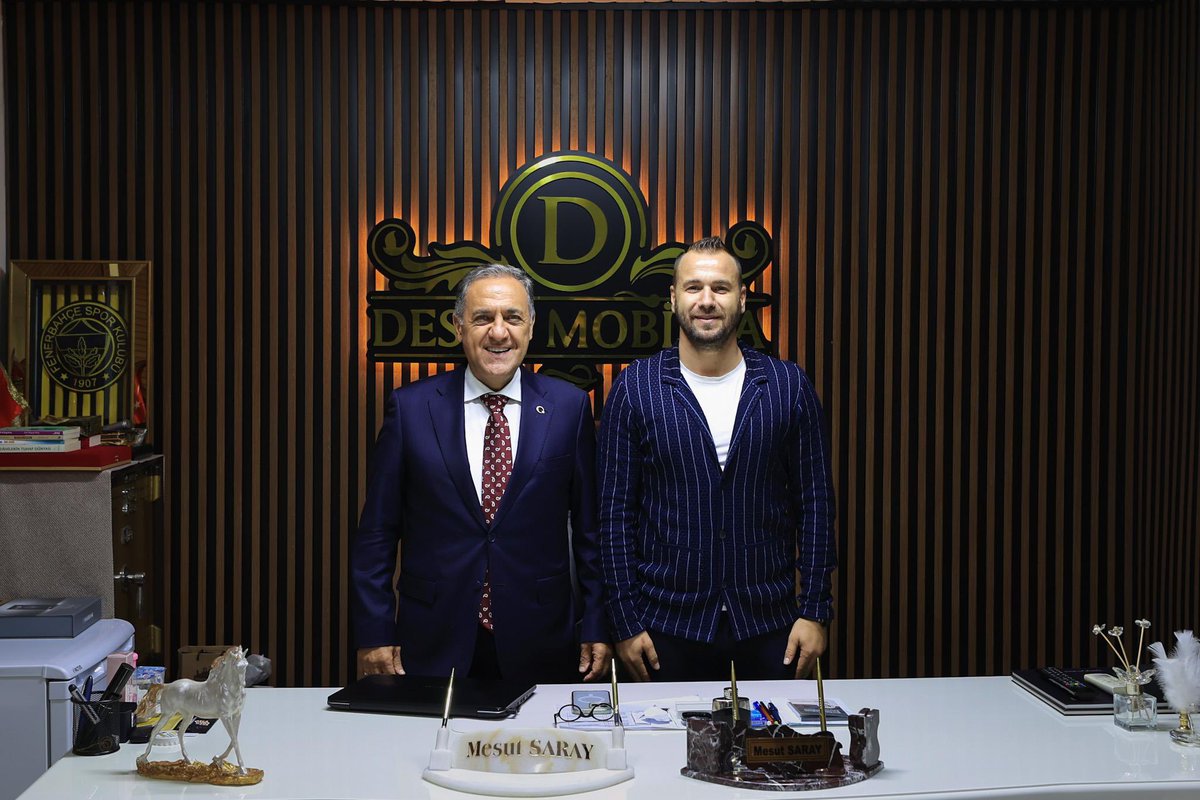 Bingöl Valimiz Sayın Ahmet Hamdi Usta’yı Fabrikamız Desen Mobilya’da ağırlamaktan mutluluk duyduk.
Nazik ziyaretleri için teşekkür ederiz. 🇹🇷

#DesenMobilya #Elazığ #Bingöl #AhmetHamdiUsta #Ziyaret #Sanayi #Üretim #Mobilya #YerelÜretim