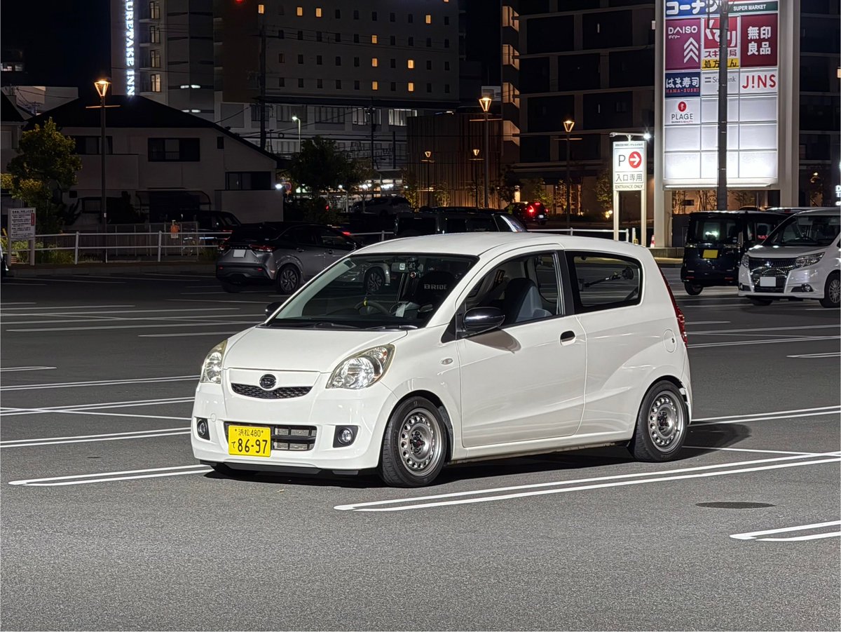 買い物終わって はいKAWAII 友人からイカしたステッカーを頂きました