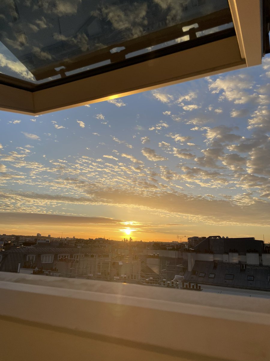 Marie 💫 tweet media