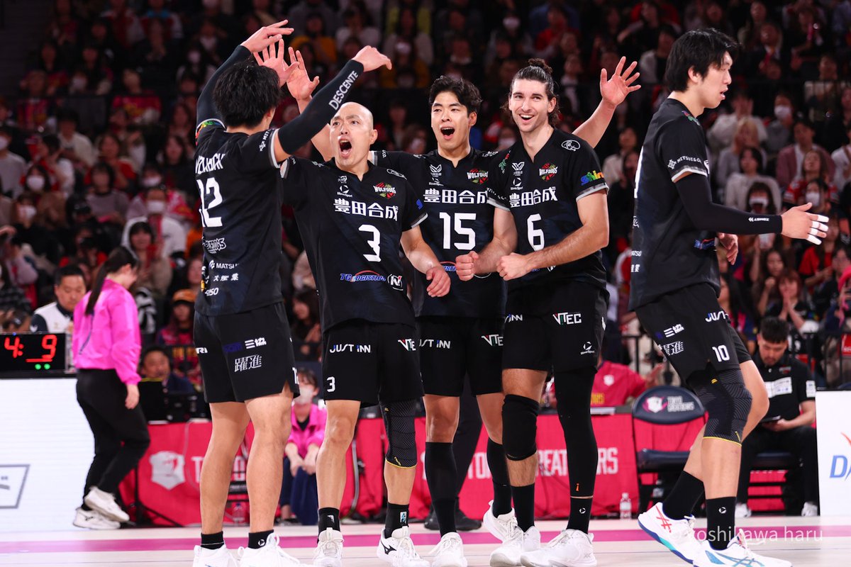 vking_jp's tweet photo. ＼水町劇場／

🏆大同生命SVリーグ男子 第4節GAME1

東京グレートベアーズ 0-3 ウルフドッグス名古屋

第1セット 22-25
第2セット 15-25
第3セット 23-25

📸吉川はる https://t.co/KIvZr5xq73