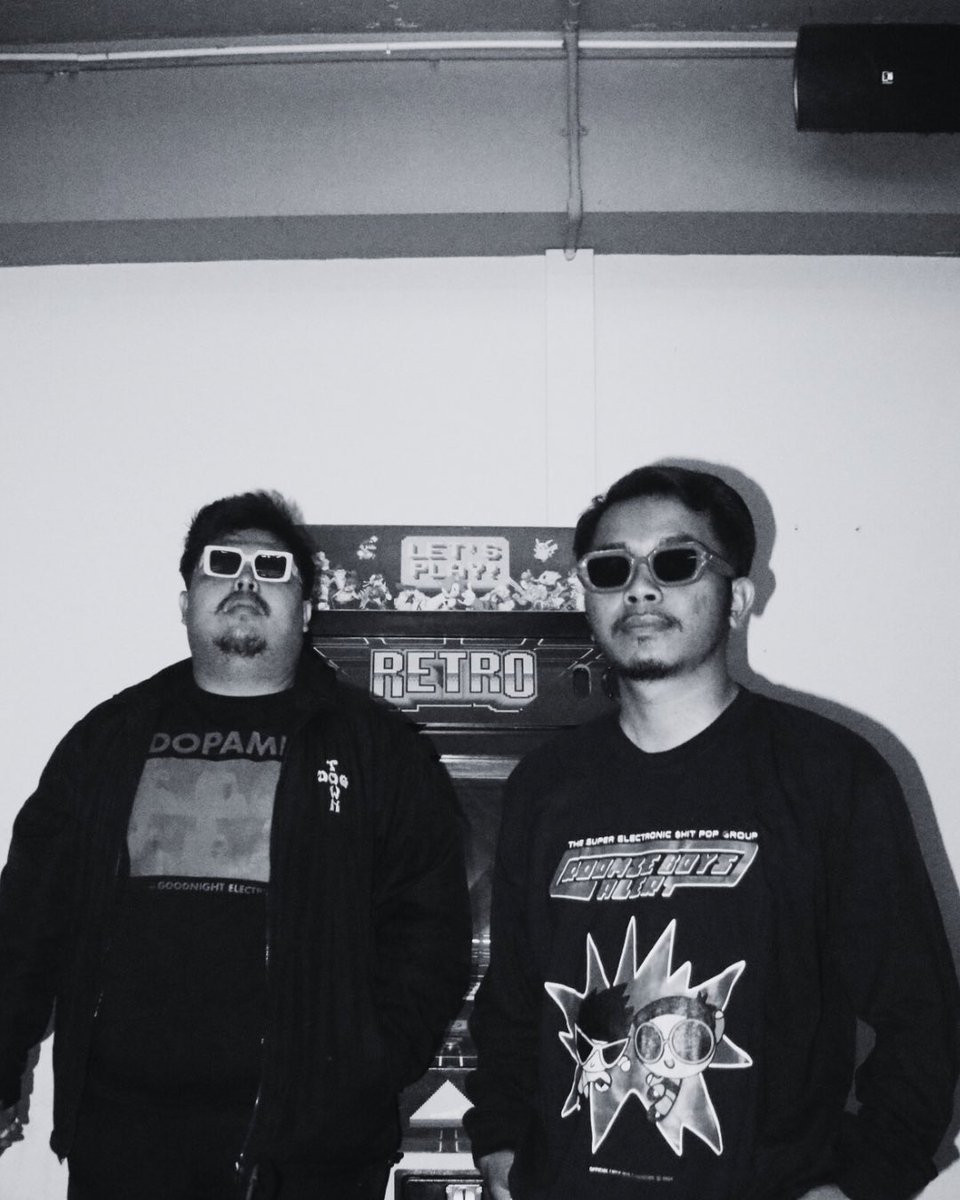 see you on a friday night, danceheads!🛸🖤