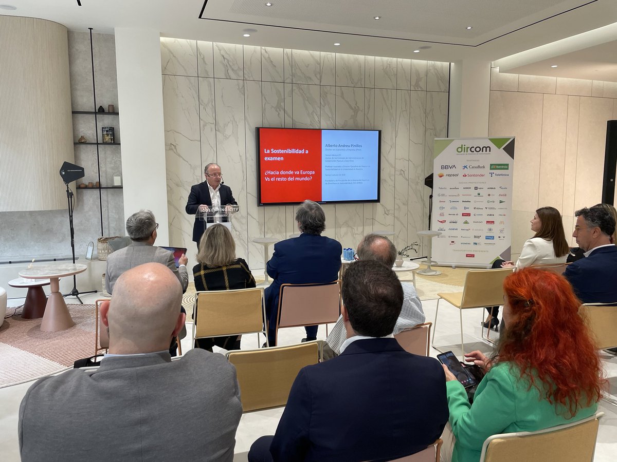 DircomAND's tweet image. Turno para Alberto Andreu (@aandreup), en la jornada que Dircom Andalucía está celebrando en Almería gracias a Cosentino (@GrupoCosentino).

#Dircom #DircomAndalucía #Comunicación #Sostenibilidad #Almería