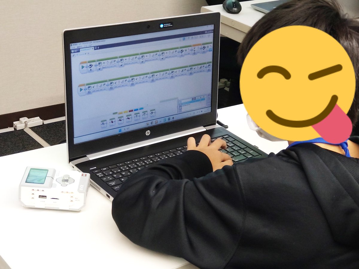 it_lecture's tweet image. 基礎コースはWeDo2.0、中級コースはMindstormsEV3。
どちらもロボットで、ちょっと張り合っています。
ギアを上手く使って回転の方向を変えたり、モータの角度で音の周波数を変えたり。
上達には良い意味での競争も大切。
お互いに相手から学ぶことも多いはず。

AB-Netキッズプログラミング講座