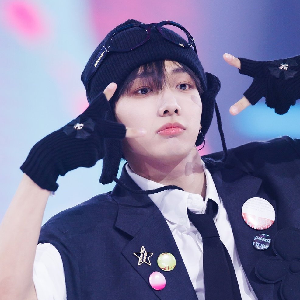 하나 tweet media