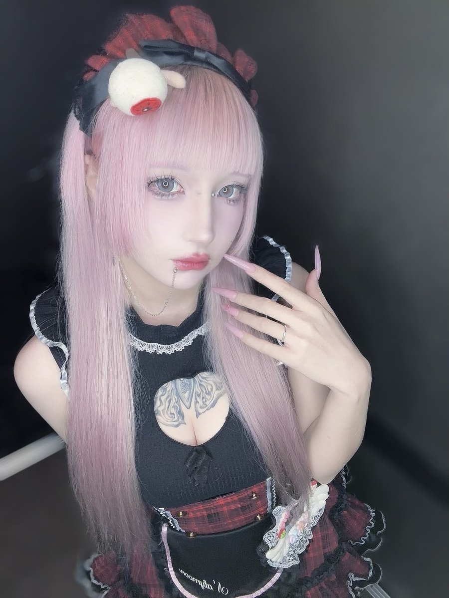 ぴあいん👻
今前髪伸ばそうとしてるんだけど中途半端な長さが1番いや~🥲はやくのびて~
雨だから気を付けてね🌧ご帰城おまちしているー！
#でぃすとぴあ