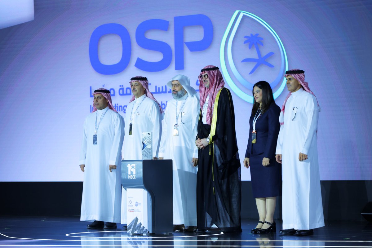 لقطات من افتتاح مؤتمر الشرق الأوسط التاسع عشر لتآكل المعادن (MECC) الذي يُقام لأول مرة في السعودية 🇸🇦 بعد 18 نسخة ناجحة في البحرين منذ انطلاقه عام 1979. باستضافة أرامكو <a href="/saudi_aramco/">أرامكو</a> جمع هذا الحدث خبراء ومهندسين لمناقشة سبل الحد من أضرار التآكل وحماية الموارد، ونسخة هذا العام