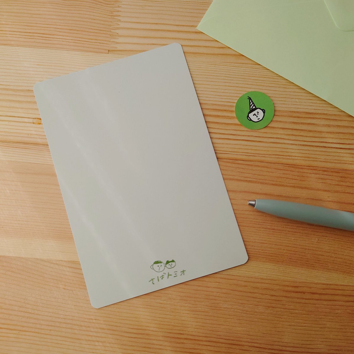 ハッピーバースデーのポストカード、ミンネで販売開始しました🎂

頬に手をあててうれしそうな表情の坊がかわいいです。
誰かの誕生日のお祝いに渡すのももちろん、自分の誕生日のお祝いに購入するのもおすすめです！
坊と一緒に誕生日をお祝いしているかのようなたのしい気持ちを味わえます🏋️🎉