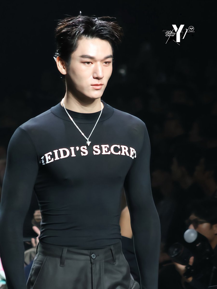 stary1up_picBN's tweet photo. “มอส - แบงค์” ร่วมเดินแบบ “HEIDI’S SECRET X LOPTEL” ในงาน “ELLE Fashion Week 2025”

MOSBANK AT EFW2025
#EFW2025xMosBank
#MosBank #มอสแบงค์ 
#EFW2025 #SeeYouAtTheTent 
#ELLEThailand #ELLEMENThailand 
#EFW25ATICONSIAM #ICONSIAM https://t.co/R8EgHiVRsi