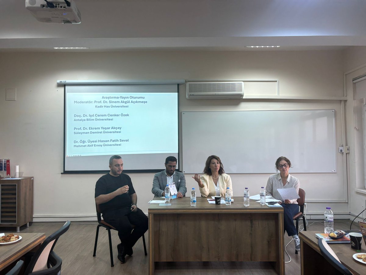 abupols's tweet photo. @uikonseyi, @Akdenizun ve @AntAkademik işbirliği ile düzenlenen "Meslektaş Sohbetleri" etkinliğine bölümümüzden @cenkerozek, @NerminAydemir ve @THalistoprak hocalarımız konuşmacı olarak katkıda bulundular. Alanın genel halini, sorunlarımızı ve sorularımızı birlikte tartıştık. https://t.co/I64hW6OWlI