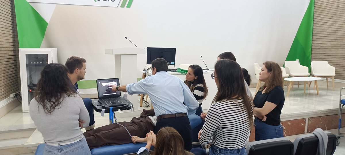 MedInternaHUVR tweet media