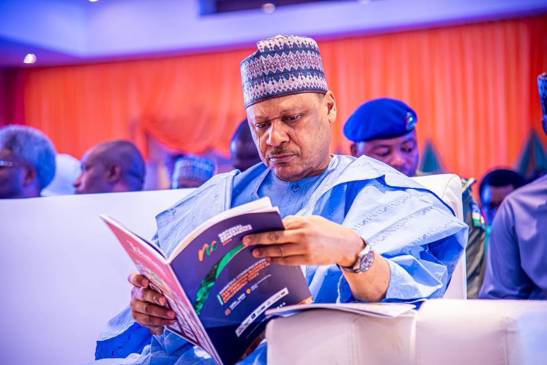 HMMohammedIdris's tweet image. 2/2

Let me assure you that the Federal Ministry of Information and National Orientation will continue to partner with ARCON and all industry stakeholders to ensure that the advertising and communication ecosystem thrives in a regulated but enabling environment. 

We are…