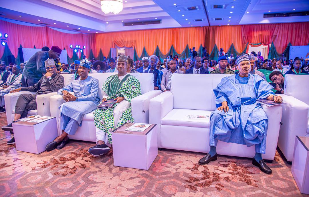 HMMohammedIdris's tweet image. 2/2

Let me assure you that the Federal Ministry of Information and National Orientation will continue to partner with ARCON and all industry stakeholders to ensure that the advertising and communication ecosystem thrives in a regulated but enabling environment. 

We are…