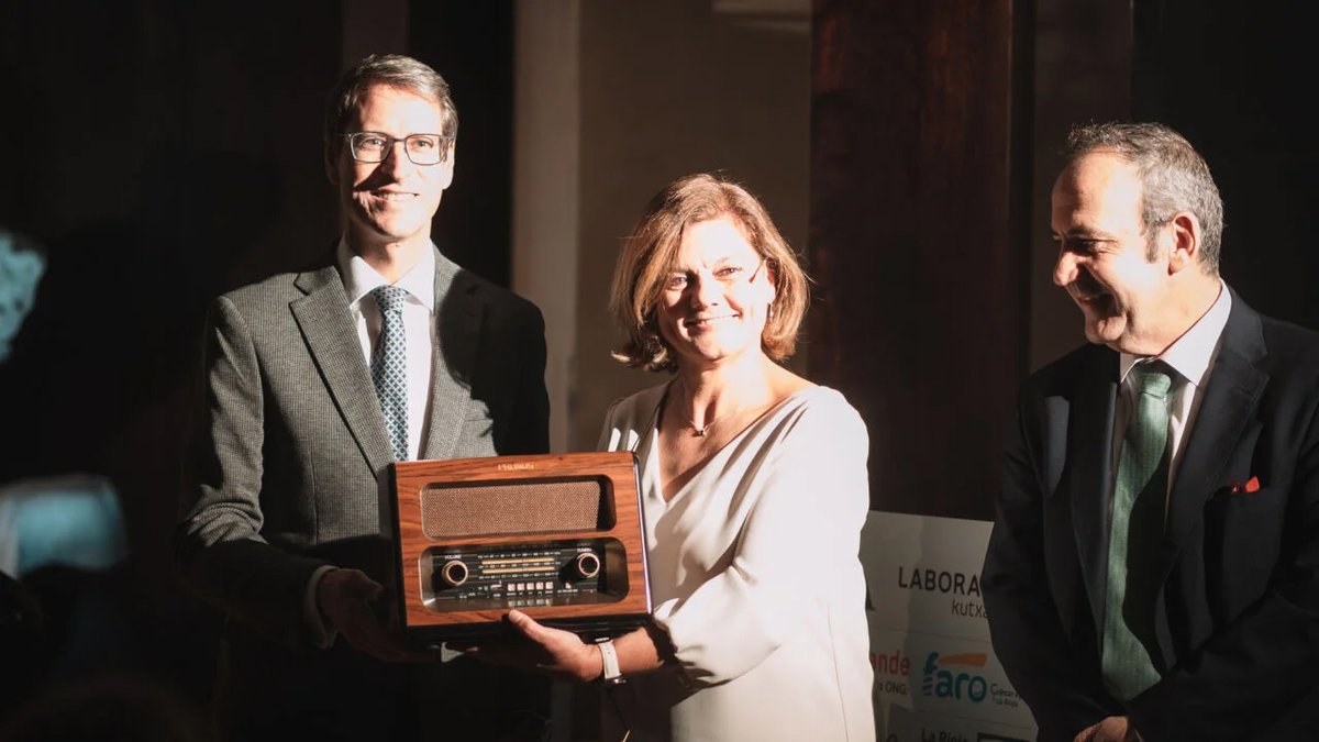🏆 Isabel Pérez Grande, catedrática de <a href="/La_UPM/">Universidad Politécnica de Madrid</a> y directora de Ciencia e Innovación en la <a href="/aee_gob/">Agencia Espacial Española (AEE)</a>, recibe el VII Premio Mujer La Rioja, concedido por <a href="/ondacerolarioja/">Onda Cero La Rioja</a>, por su trayectoria profesional y su vínculo con la región.
📰 etsiae.upm.es/index.php?id=1…
#ETSIAE <a href="/IDR_Aeronautic/">IDR ETSIAE UPM</a>