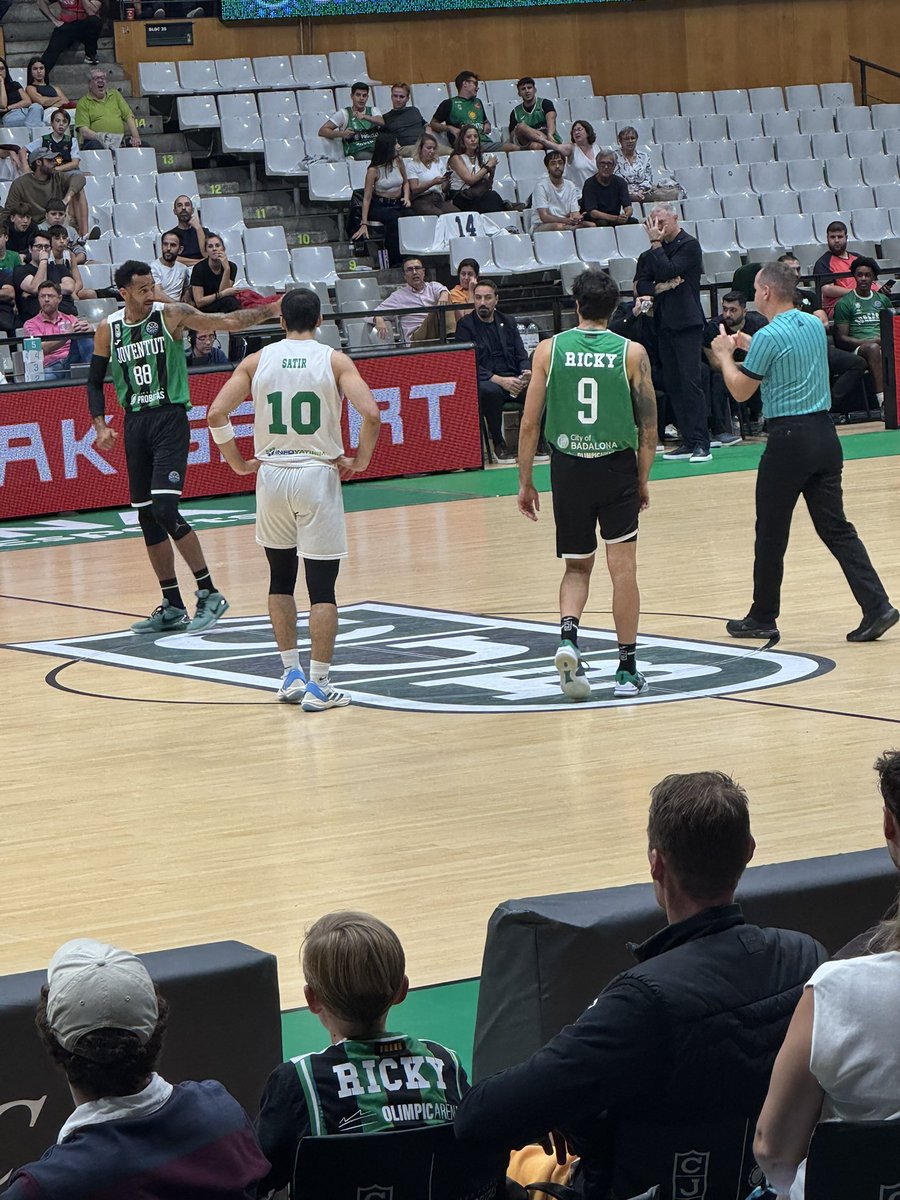 For7Fun's tweet image. «Ένα βράδυ που ήμουν σε ξενοδοχείο, είπα: “Δεν θέλω να συνεχίσω”. Όχι με το μπάσκετ, αλλά με τη ζωή…».
#RickyRubio 
#OlympiacosBC