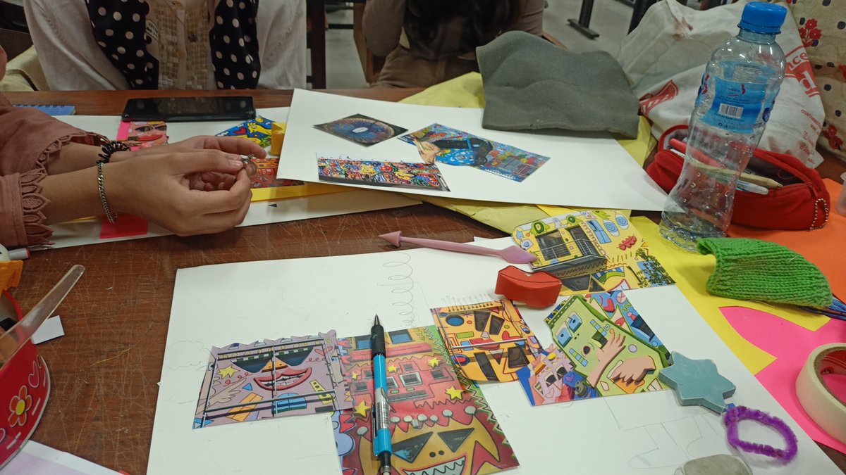 bugboyhmn's tweet image. every1 gathering at my table to gossip n chat #socialbutterfly #extrovert #everybobylovedahmn