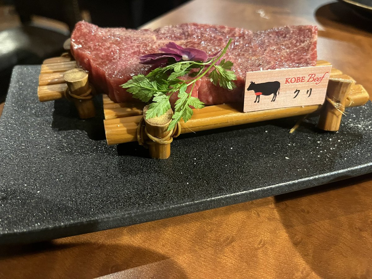 Ryogacha's tweet photo. 神戸のこのお店おすすめ🐮✨
プロ野球選手も来てたりする
お店で店内も雰囲気いいし
肉も美味しくて満足でした💯✨

#神戸
#もと牛
#神戸牛
#旅行 https://t.co/raGP5EDIXS