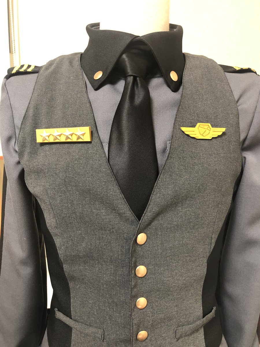 試しに呟いてみるけど、
エリオスRのシャツとベスト欲しい人居ますか…
自作品ですが。