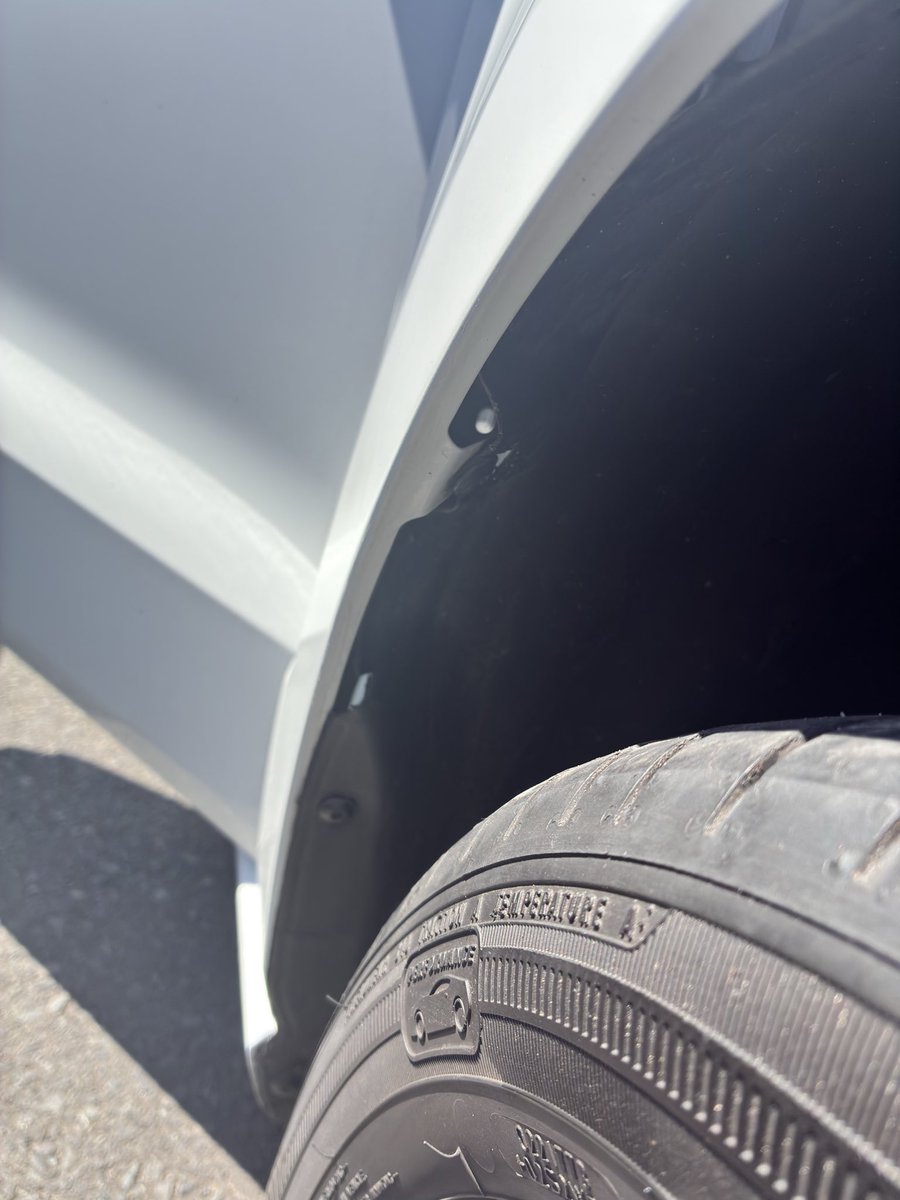 .<a href="/view4you_sa/">VIEW4YOU</a> you should station a service at the airports that does a 5 minute quick report on any existing damage on rentals because my my my the car we ended up with that was classified as having “no damage” - how many people get charged on their deposit for damage?