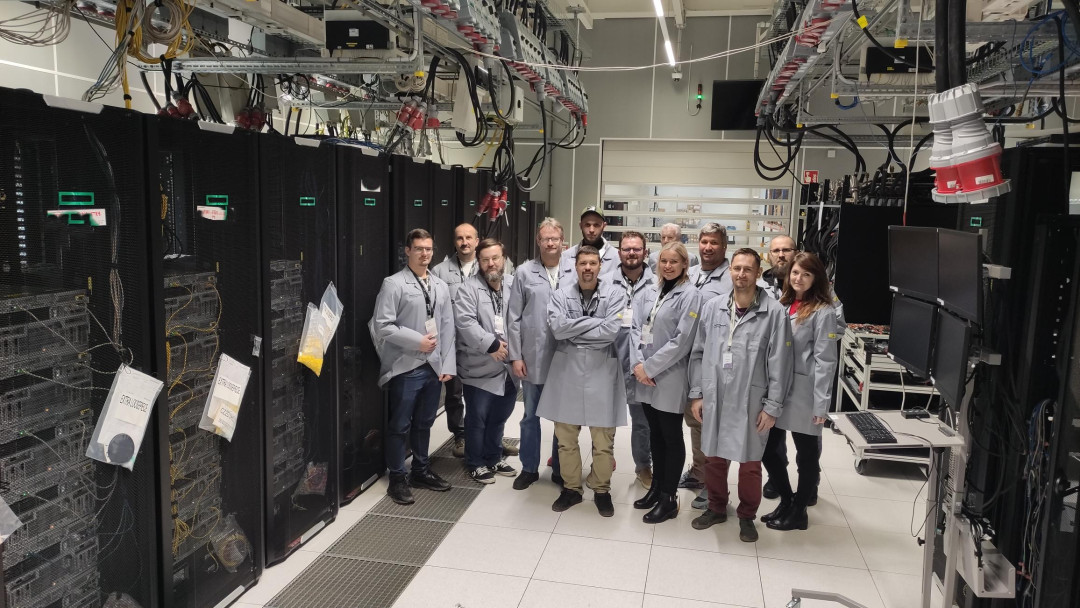 HPE is our long-term server partner powering our global Anycast network and cybersecurity services.
We visited the factory where our servers are built – a great reminder why we trust HPE for performance and reliability.
Modern hardware. Our know-how. Strong protection.