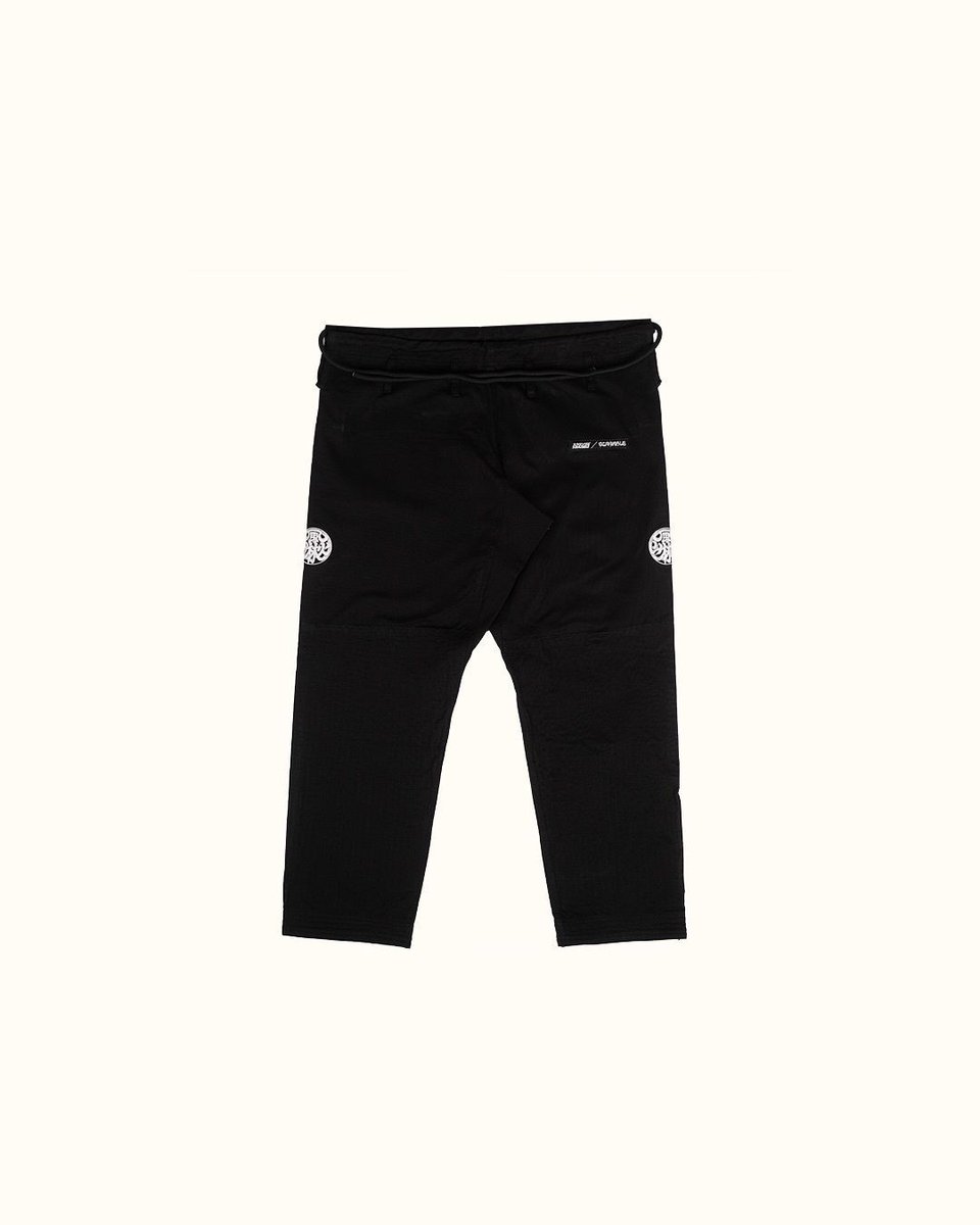 SCRAMBLEJP's tweet image. 🥋ついに登場！待望のNEW GI！🥋
新作「FURINKAZAN GI（風林火山)」🌪
豪華な刺繍ロゴと細部までこだわったデザイン✨

💥 発売日：11月15日 16:00〜 💥