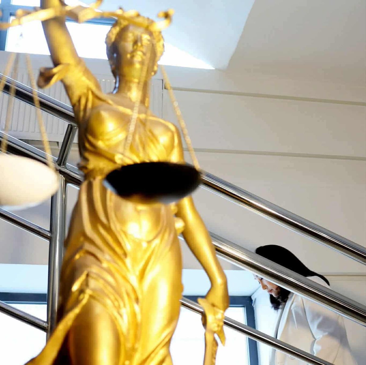 Намын их хурлын төлөөлөгч сонгох журмаар дэргэдэх ТББ тус бүрд 30, 30 хүний квот өгсөн. Эмэгтэйчүүдийн тэргүүн Булгантуяа нь  Оюунхорол Цогцолмаа тэргүүтэй 10 хүн бусад нь хэн ч танихгүй зөвхөн мөнгөө өгсөн ( өөрийнх нь хэлсэн үг) 20 хүн сонгож.. Хяналтын хорооны нэрээр ч хүн